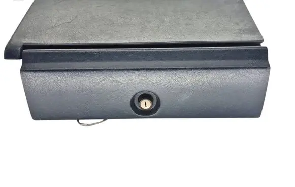 Volvo 940 Glove box