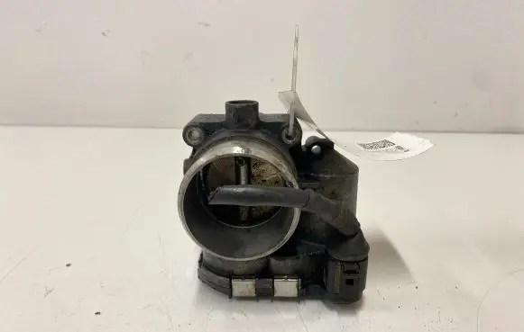 Audi A4 S4 B7 8E 8H Throttle valve 06B133062M