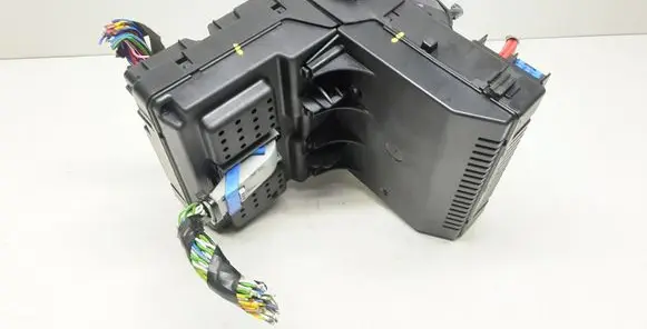 Volvo XC90 Fuse module 31282455 28191071