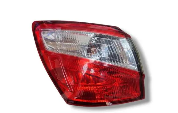 Nissan Qashqai Rear/tail lights B26555BR00B
