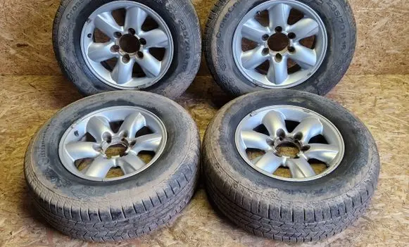 Nissan Terrano R16 alloy rim 0X805