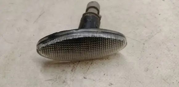 Mazda CX-7 Front fender indicator light