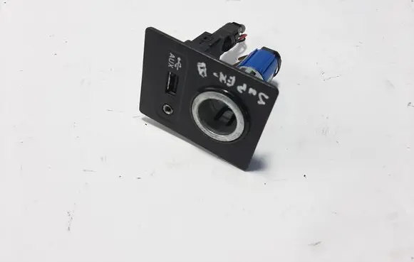 Skoda Superb B8 (3V) AUX in-socket connector 5Q0035726C