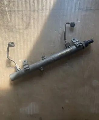 Chrysler 300 - 300C Fuel main line pipe A6420700695 0623300740 A0041536728