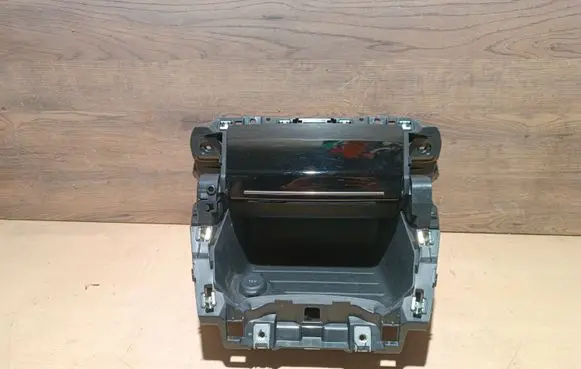 Peugeot 2008 II Glove box 9827401780