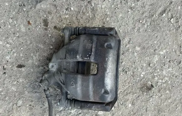 Peugeot 308 Front brake caliper