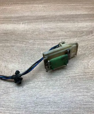 Ford Mondeo Mk III Heater blower motor/fan resistor XS4H18B647AA