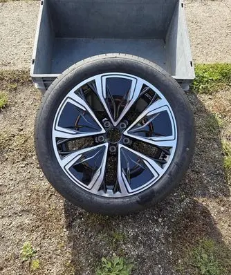 Audi A5 R18 alloy rim 8B3601025E