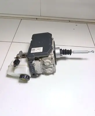 Volkswagen Golf VII Brake booster 5QE614105C 0204N00006