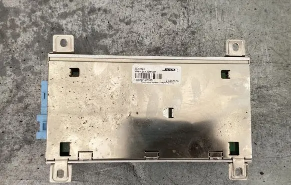Cadillac CTS Sound amplifier 25751424 190820014137631 23270300
