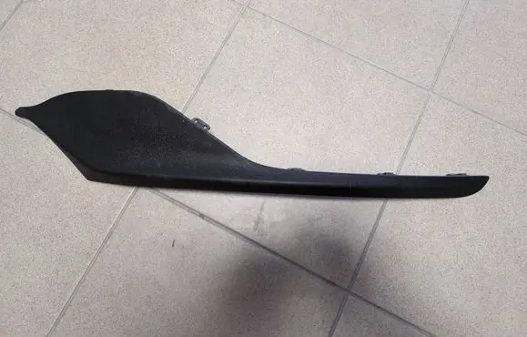 Volvo S60 Front bumper splitter molding 31323900