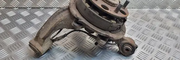 Honda FR-V Rear wheel hub spindle/knuckle 