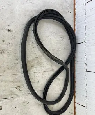 Opel Astra J Loading door rubber seal (on body) 