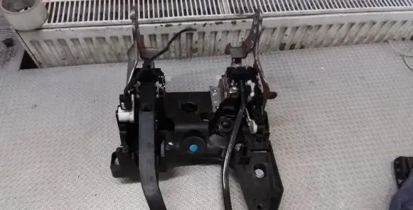 Opel Insignia A Pedal assembly 13219222