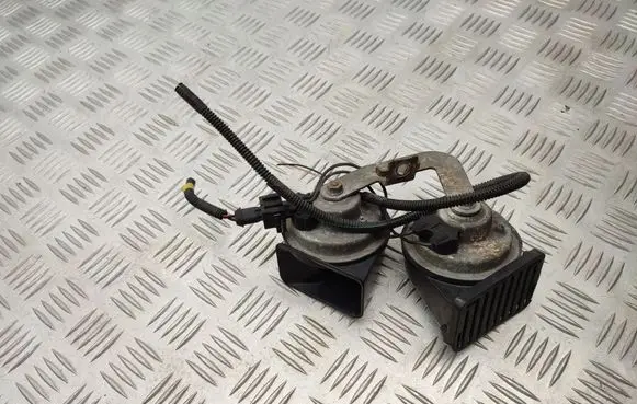 Volvo XC90 Horn signal 31111192