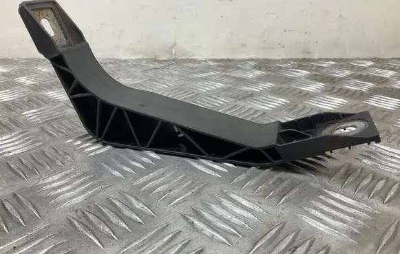 Audi Q3 8U Radiator support slam panel bracket 8U0805528
