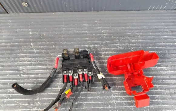 Renault Austral Positive cable (battery) AUSTRALBEZPIECZNIK