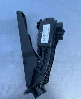 Seat Leon (1P) Accelerator throttle pedal 1K1721503L 6PV00860000