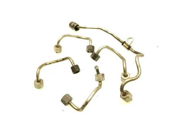 Fuel injector supply line/pipe