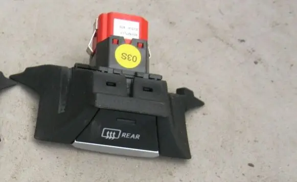 Audi TT TTS RS Mk3 8S Windscreen/window heater switch 8S1927118