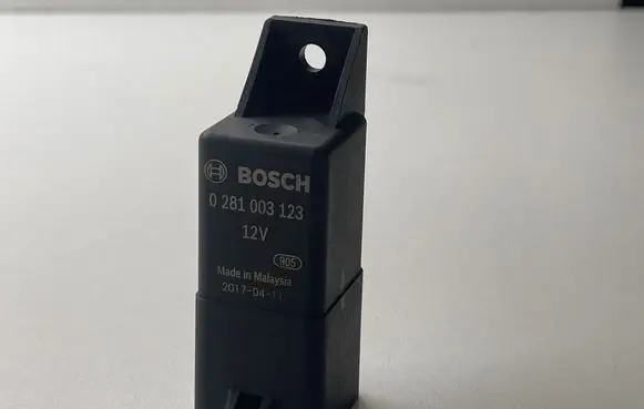 Glow plug pre-heat relay