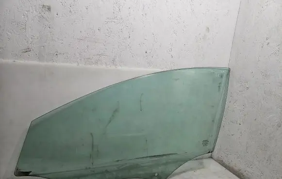 Volvo S60 Front door window glass four-door 43R001106