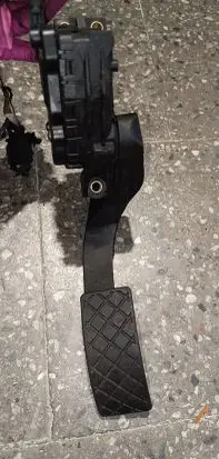 Audi A6 S6 C5 4B Accelerator throttle pedal 8D1723523G