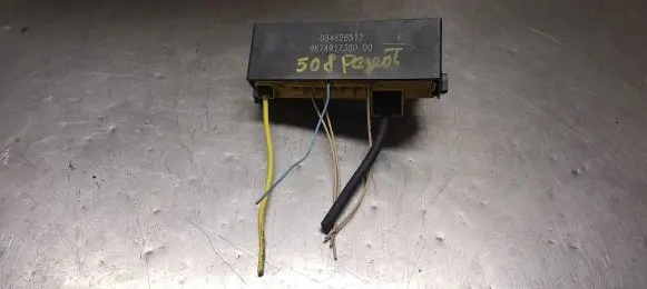 Peugeot 508 Fuse module 9674917380 034628512