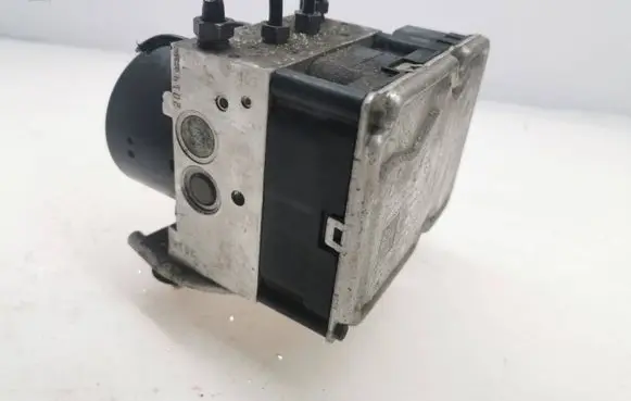 Volkswagen Touareg II ABS Pump 7P0614517E 7P0907379E