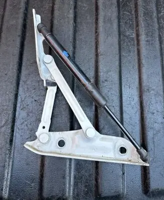 Infiniti M30 Tailgate/trunk/boot hinge 844301MA0A 015273 R11