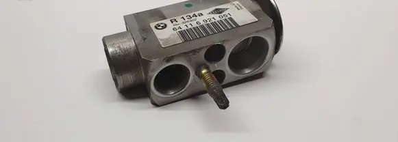 BMW 5 E60 E61 Air conditioning (A/C) expansion valve 6921051 64116921051