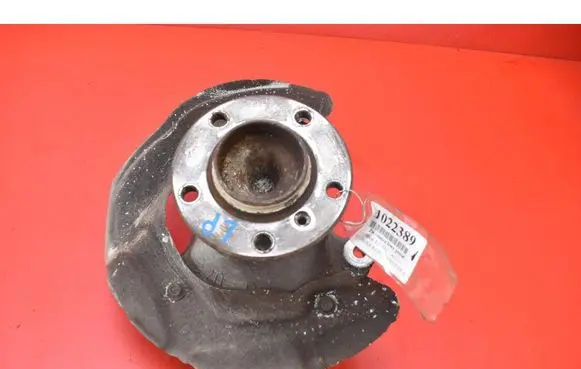 Front wheel hub spindle knuckle