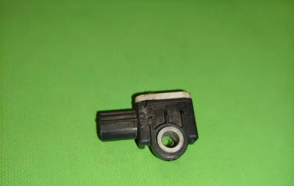 Ford Focus Airbag deployment crash/impact sensor 8V4114B006AA 900611111AB
