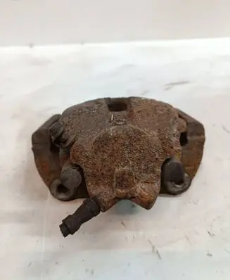 BMW X3 E83 Front brake caliper 8359