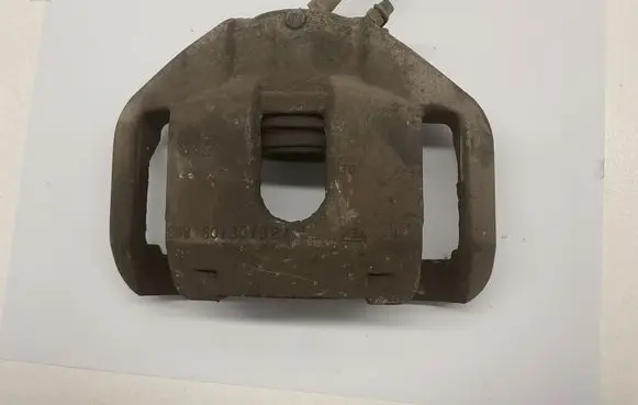 BMW 5 E60 E61 Front brake caliper 6030324