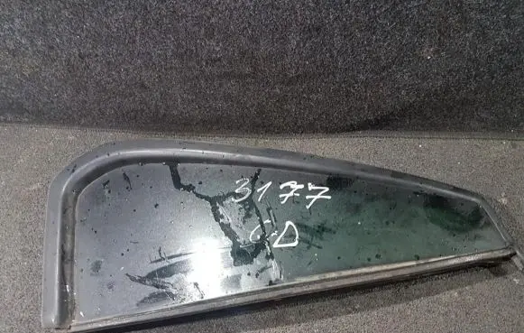 Nissan Primera Rear vent window glass 