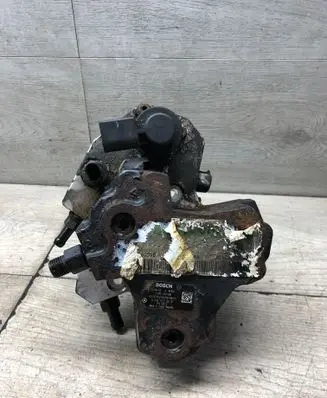 Mercedes-Benz CLS C219 Fuel injection high pressure pump A6420700201 0445010095