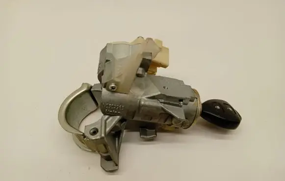 Toyota Auris 150 Ignition lock N0502965
