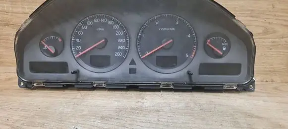 Speedometer (instrument cluster)