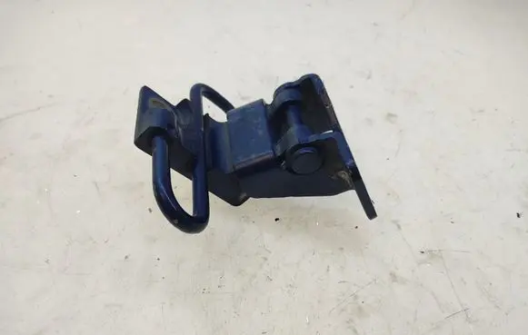Volkswagen Golf VI Front door lower hinge 1K0831412Q
