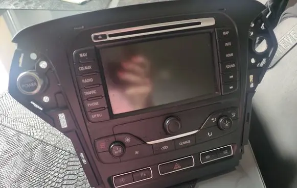 Ford Mondeo MK IV Radio/GPS head unit trim 7612330792 BS7T18K931EC
