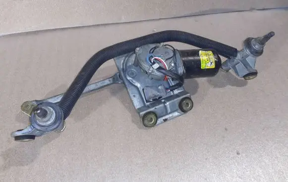 Front wiper linkage and motor