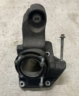 Mercedes-Benz C W204 Engine mounting bracket A6462230604