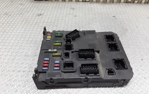 Peugeot 407 Fuse module 9655708380