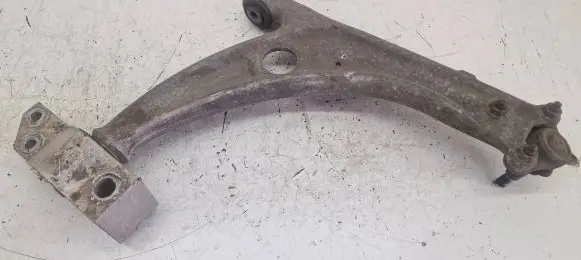 Volkswagen PASSAT B6 Front lower control arm/wishbone 3C0407153B