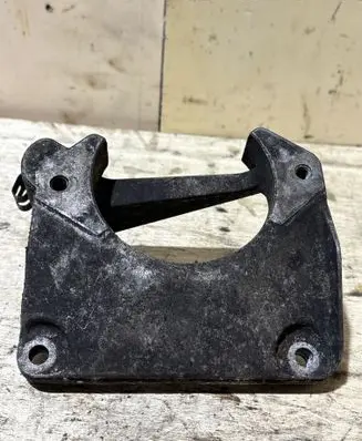 BMW 5 E60 E61 Engine mounting bracket 6761117 22116761117