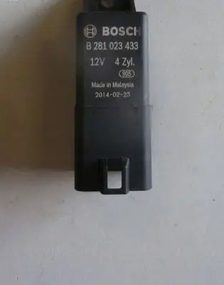 Volkswagen Tiguan Glow plug pre-heat relay 5U0907282