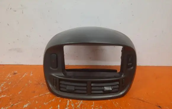 Toyota Previa (XR30, XR40) II Radio/GPS head unit trim 55405-28320