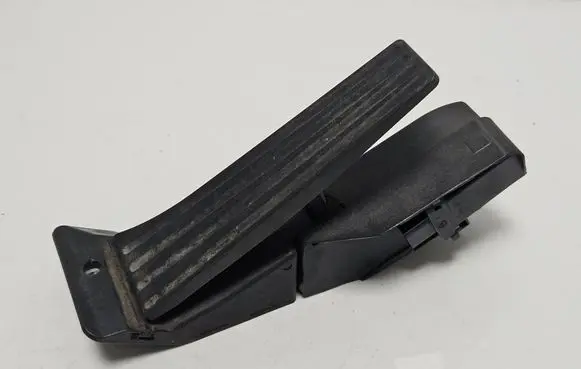 BMW 1 E82 E88 Accelerator throttle pedal 35426853175