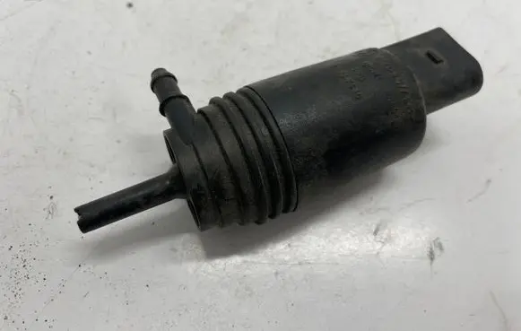 BMW 3 F30 F35 F31 Windscreen/windshield washer pump 8377612